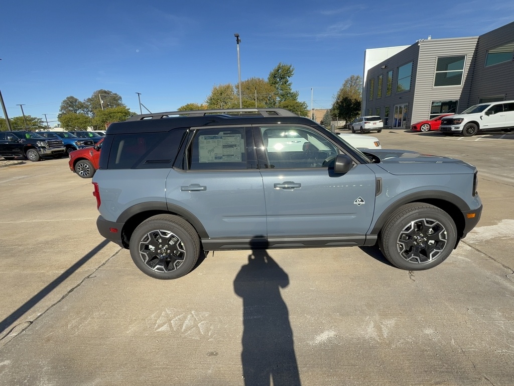 2025 Ford Bronco Sport Outer Banks photo 4