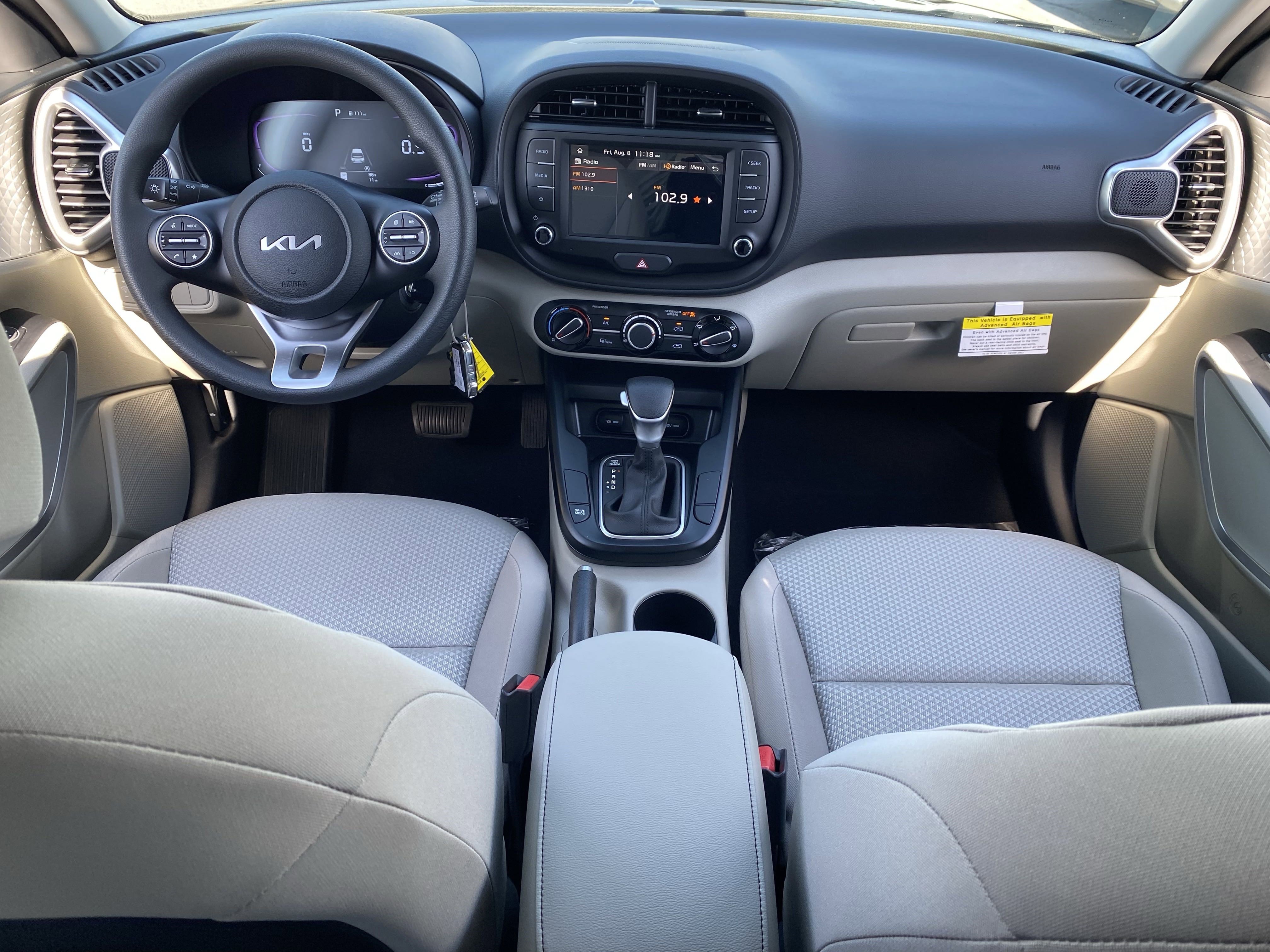 2025 Kia Soul LX photo 3
