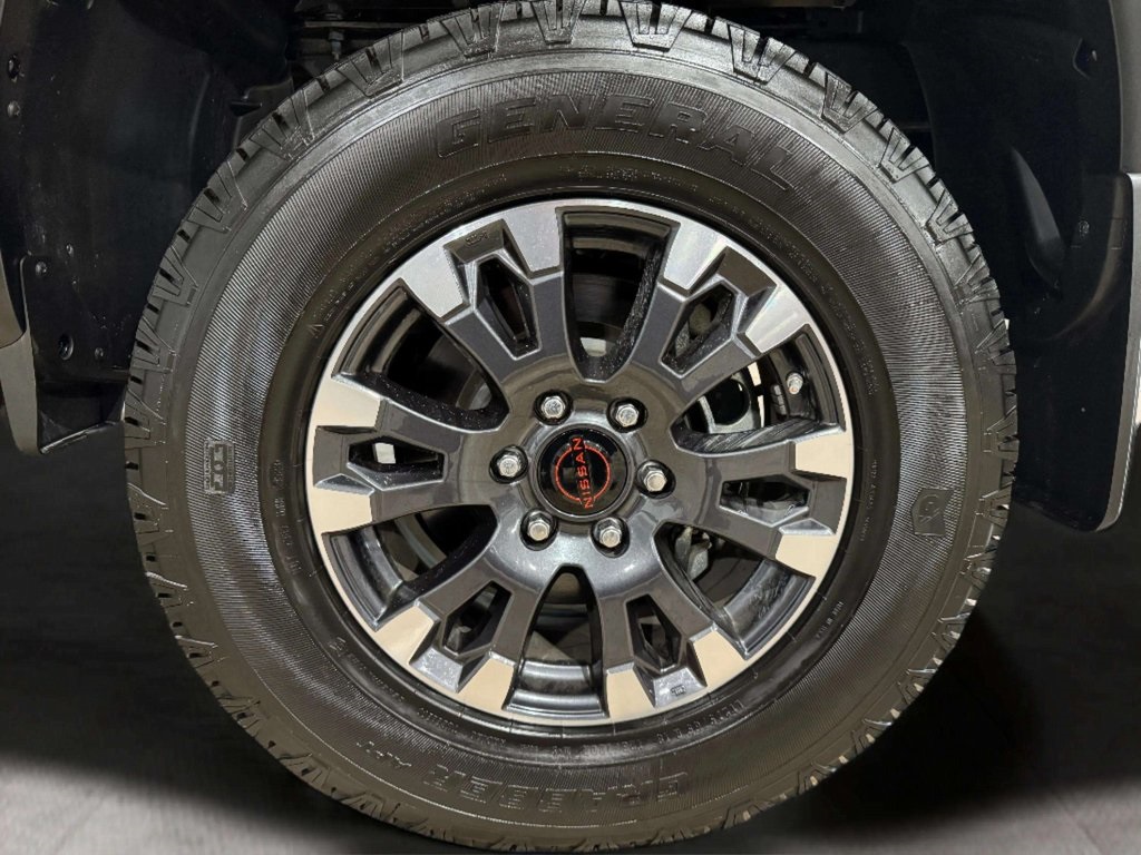 2024 Nissan Titan Crew Cab photo 30