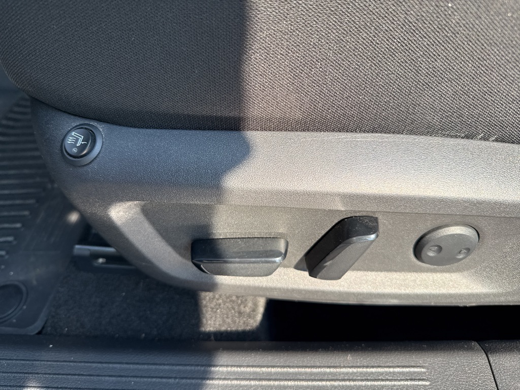 2021 Nissan Rogue SV photo 16