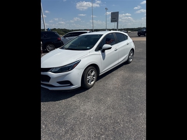 2017 Chevrolet Cruze LT photo 2