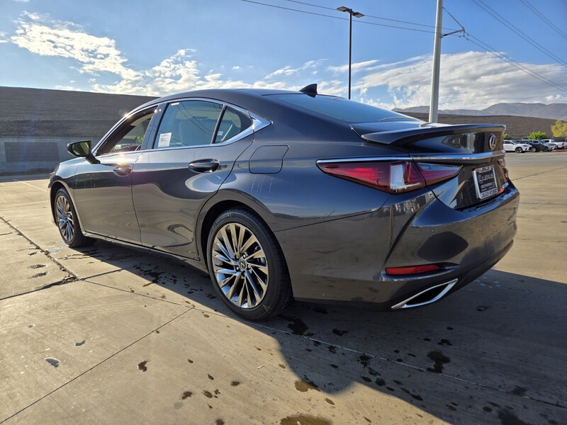 2025 Lexus ES 350 Luxury photo 4