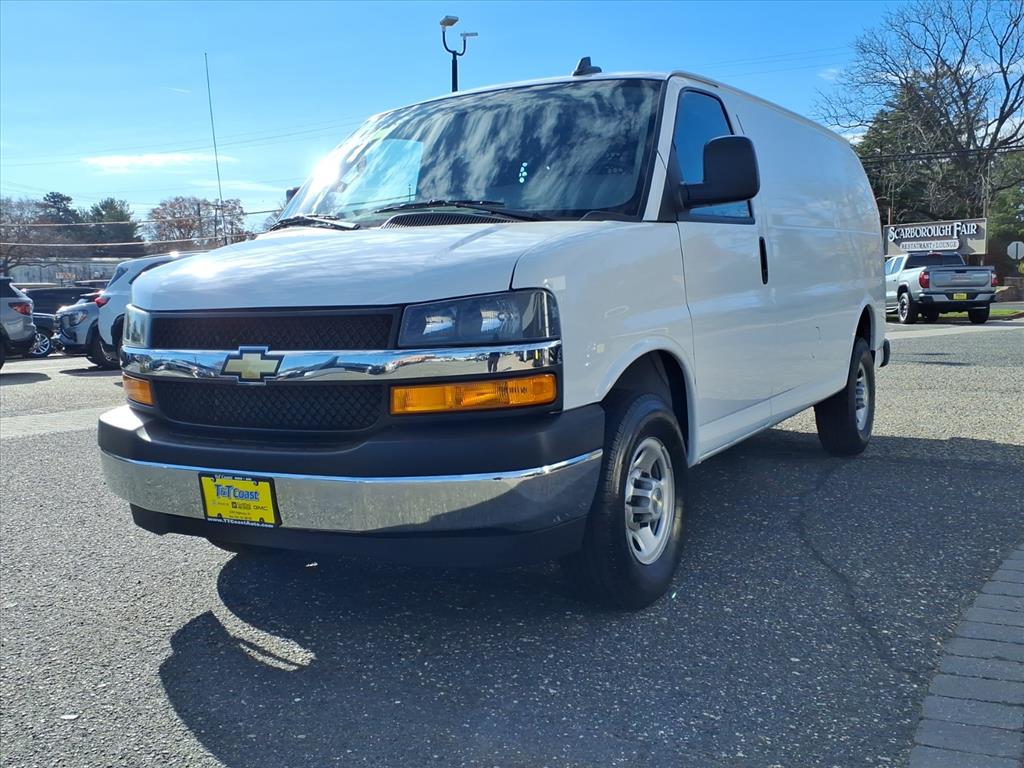 2024 Chevrolet Express Cargo 2500 photo 4
