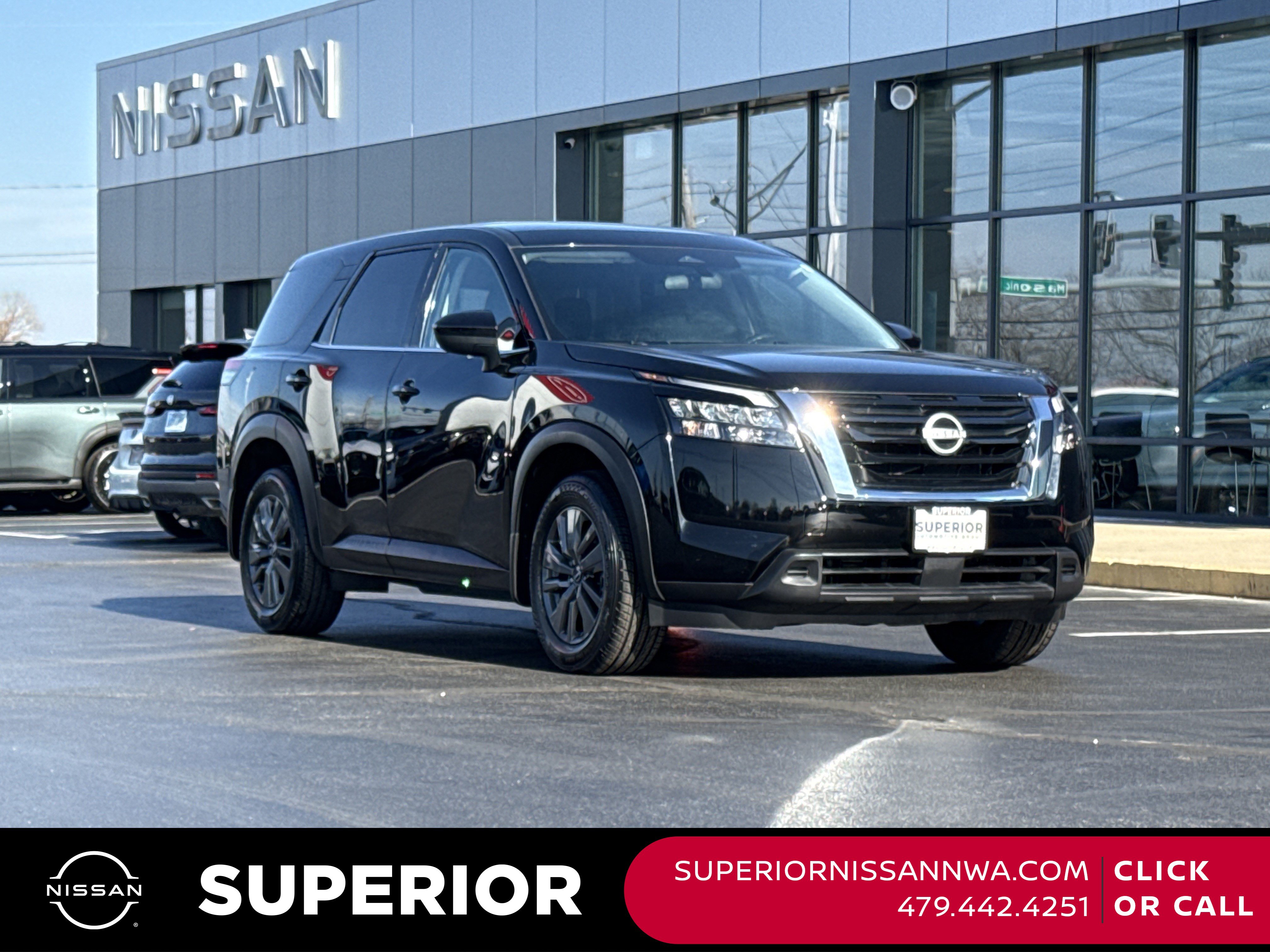 2023 Nissan Pathfinder S's photo
