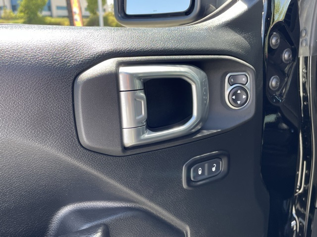 2021 Jeep Wrangler Unlimited Islander photo 12