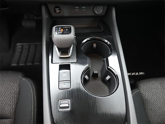 2026 Nissan Rogue SV photo 4
