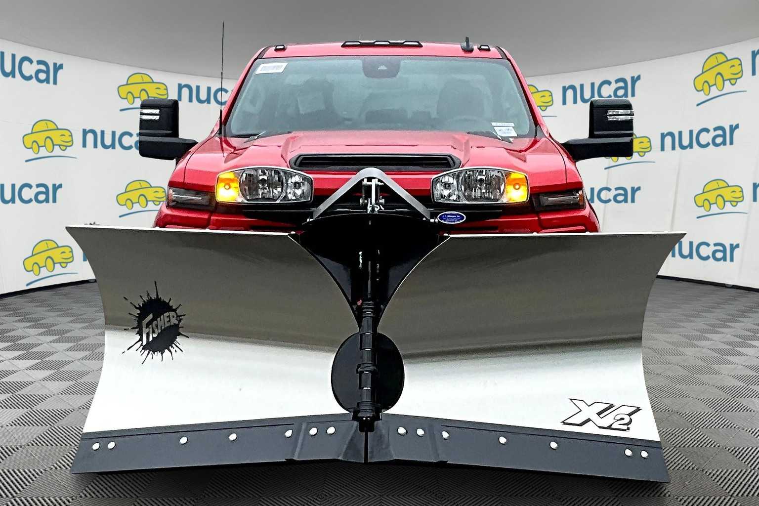 2025 Chevrolet Silverado 2500HD Custom photo 2