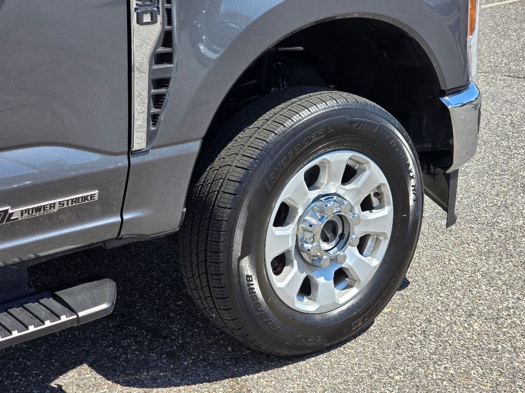 2024 Ford F-250 XLT photo 25