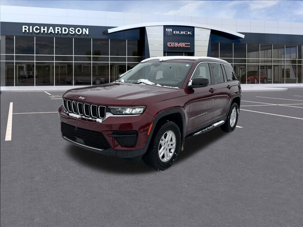 2023 Jeep Grand Cherokee Laredo's photo