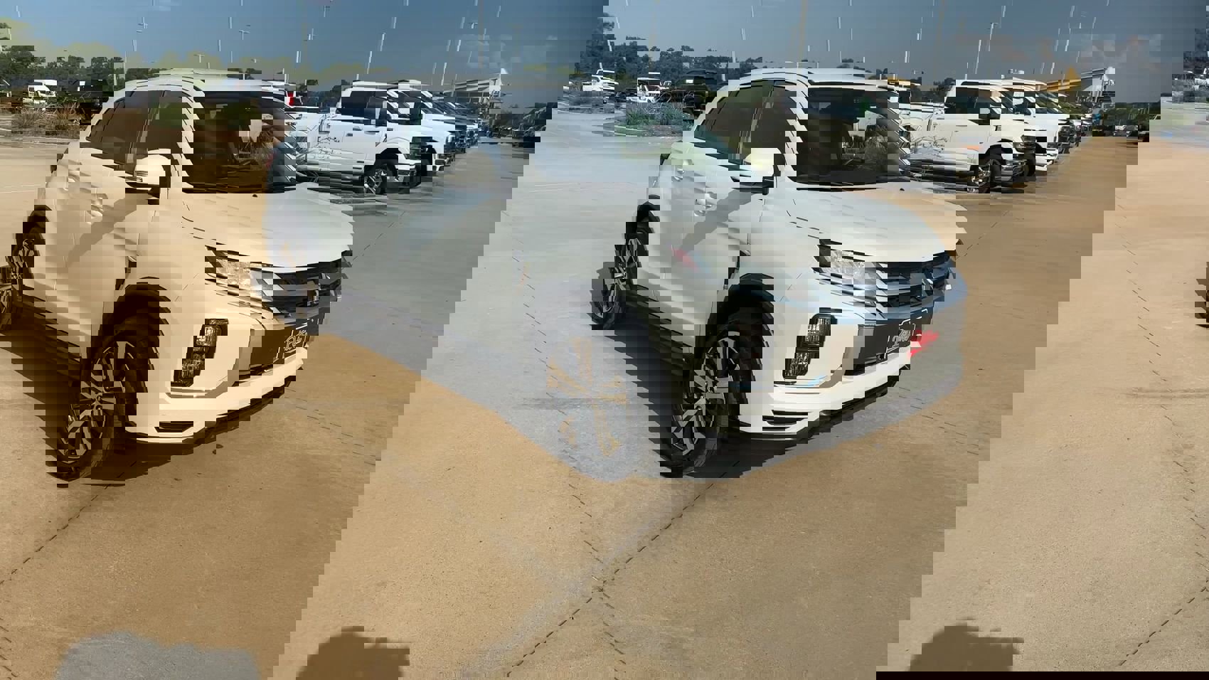 2024 Mitsubishi Outlander Sport SE photo 2