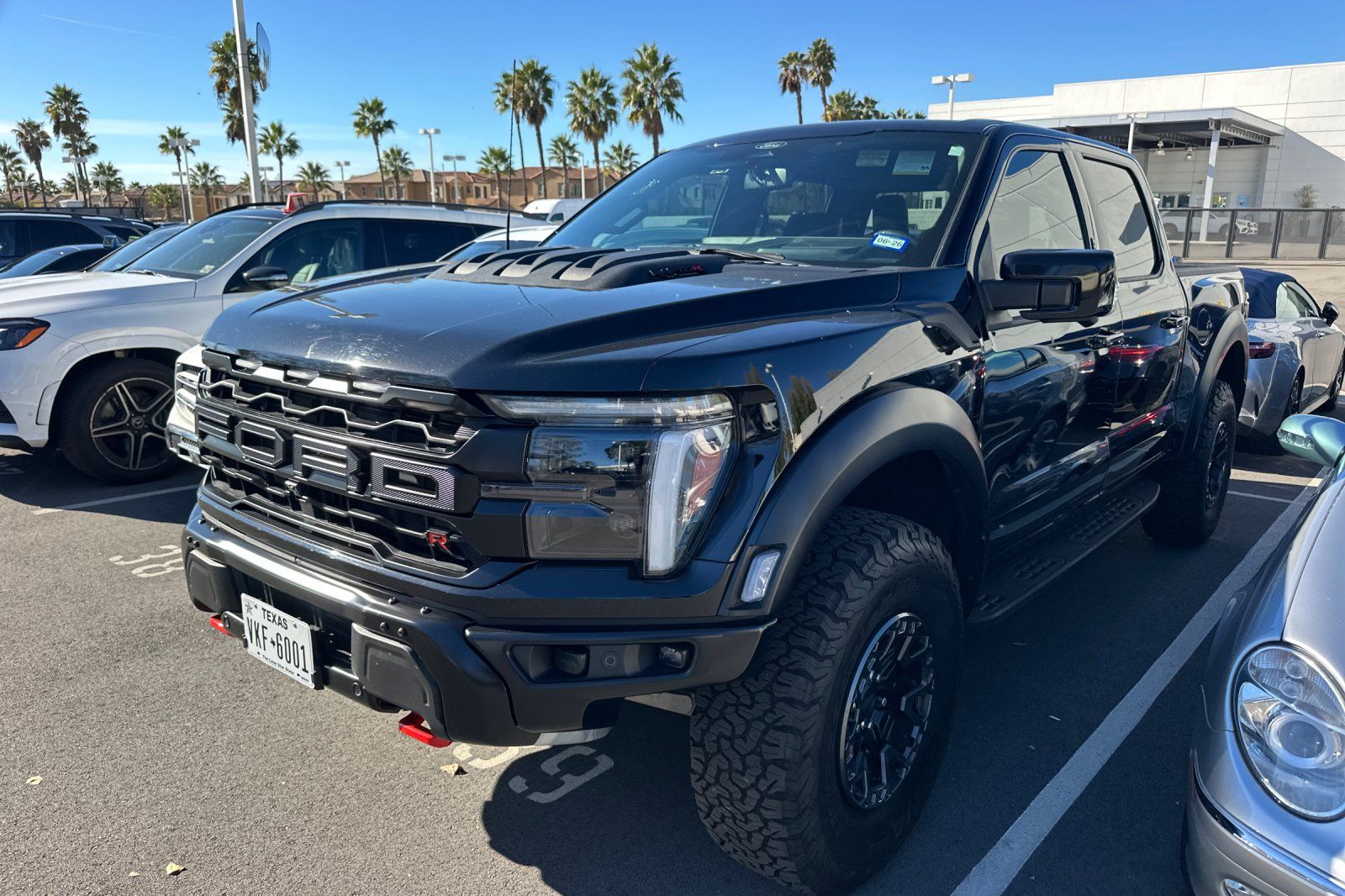 2024 Ford F-150 Raptor photo 2