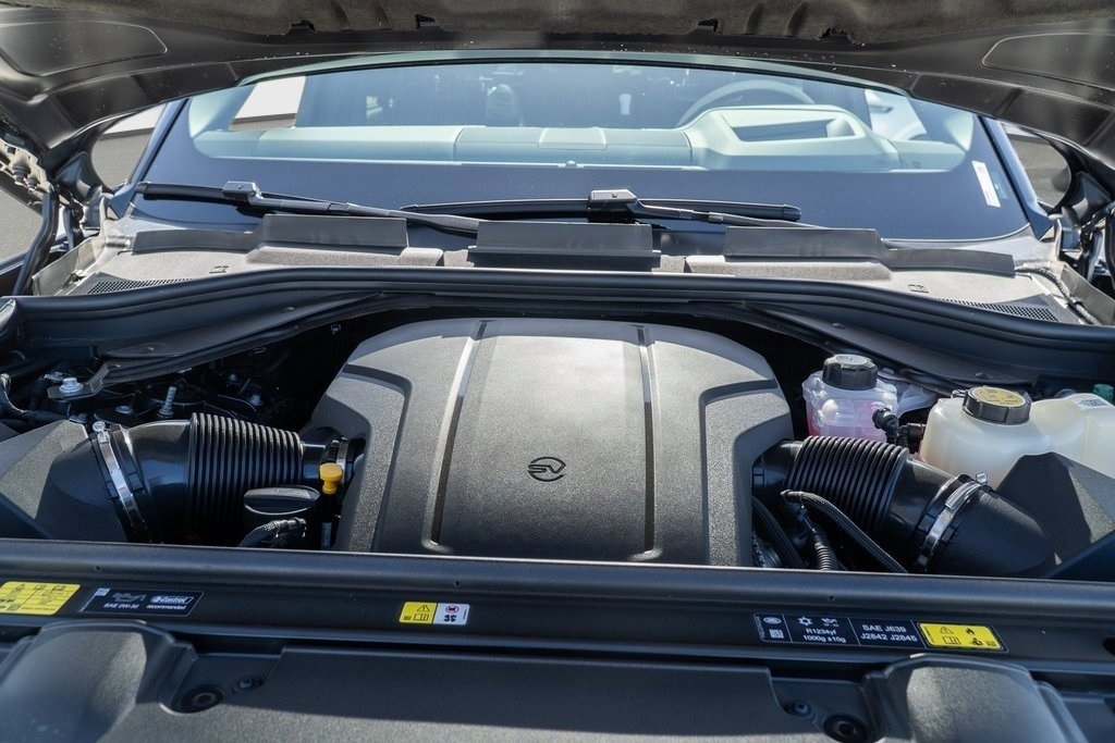2025 Land Rover Range Rover SV photo 29