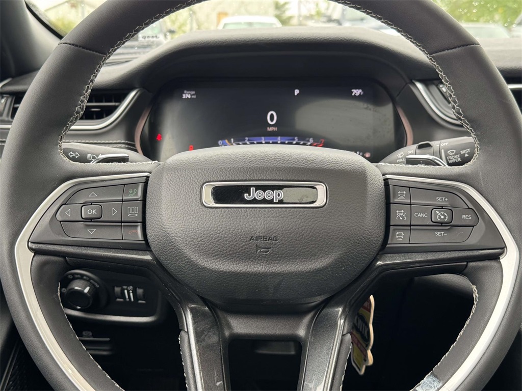 2023 Jeep Grand Cherokee Altitude photo 18