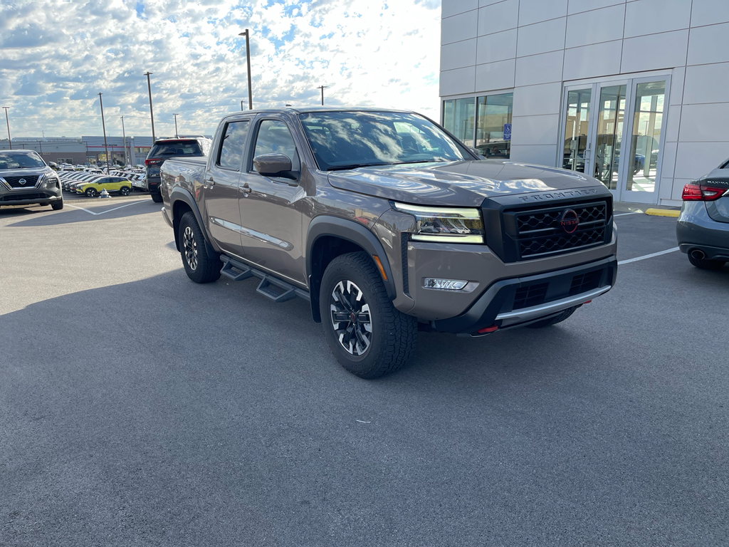 2023 Nissan Frontier PRO-4X photo 3