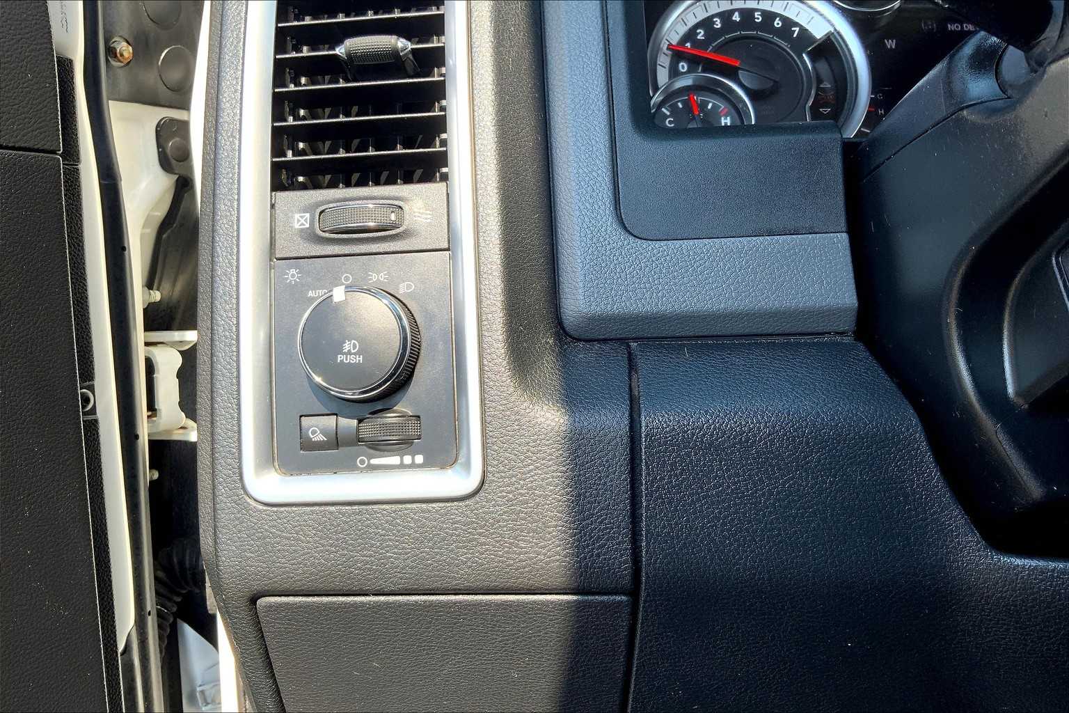 2016 Ram 1500 Lone Star photo 32