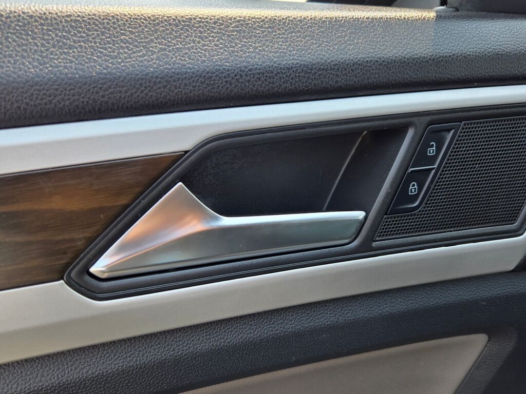 2021 Volkswagen Atlas SE Technology photo 18