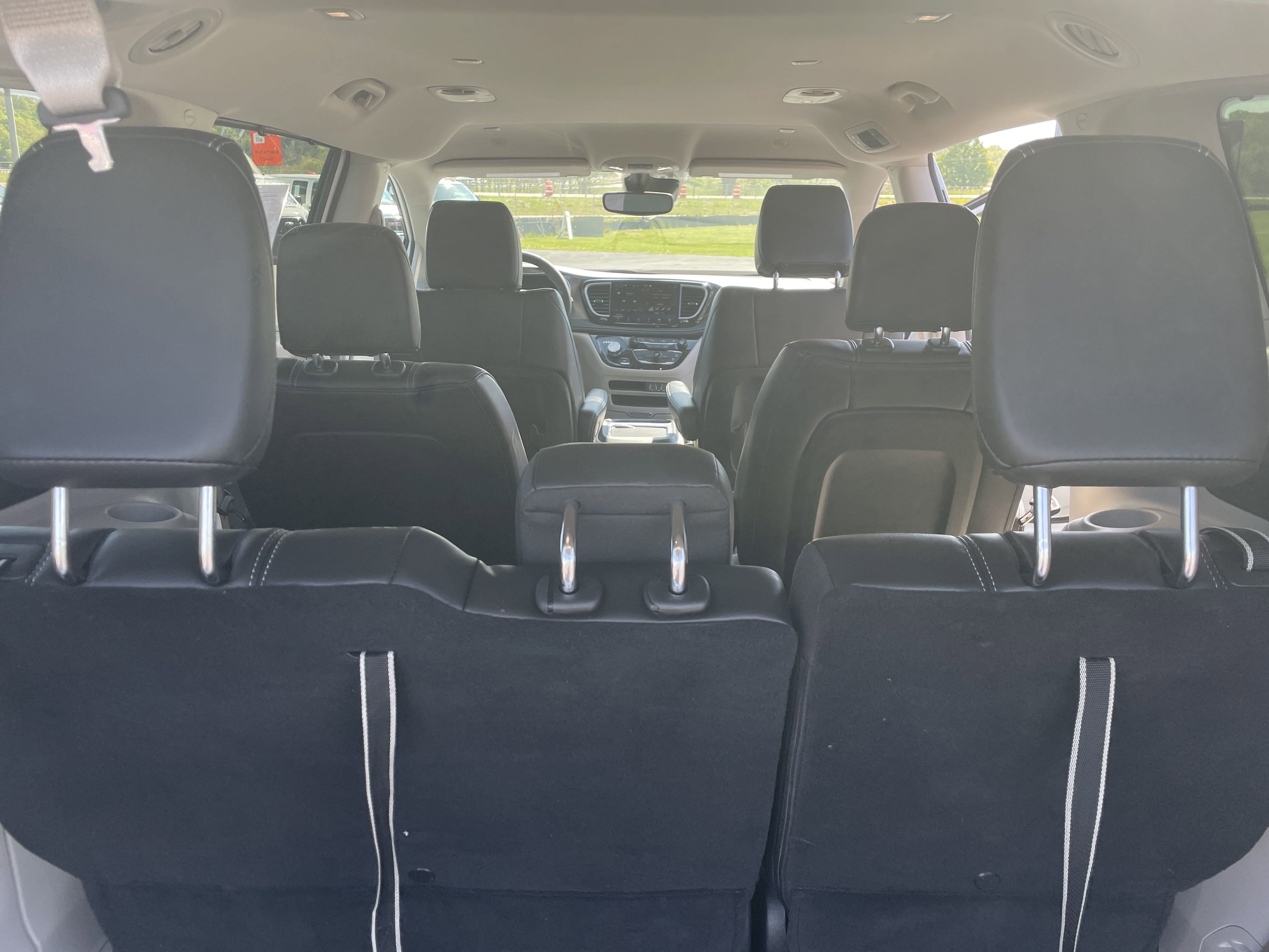 2024 Chrysler Pacifica Touring L photo 22