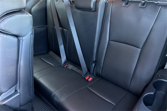 2024 Toyota Highlander XLE photo 13