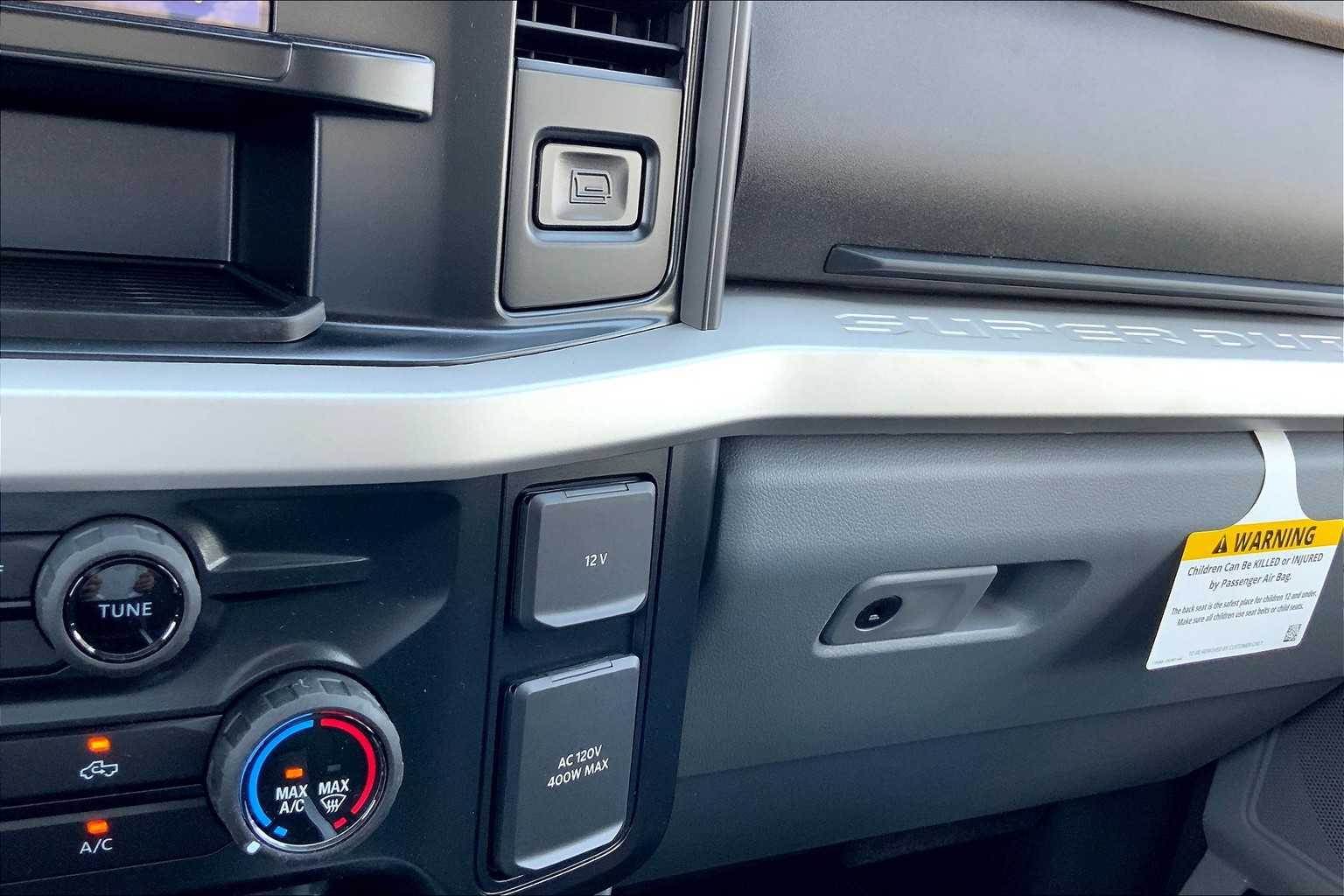 2025 Ford F-250 XLT photo 16