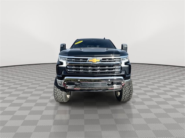 2023 Chevrolet Silverado 1500 LTZ photo 3