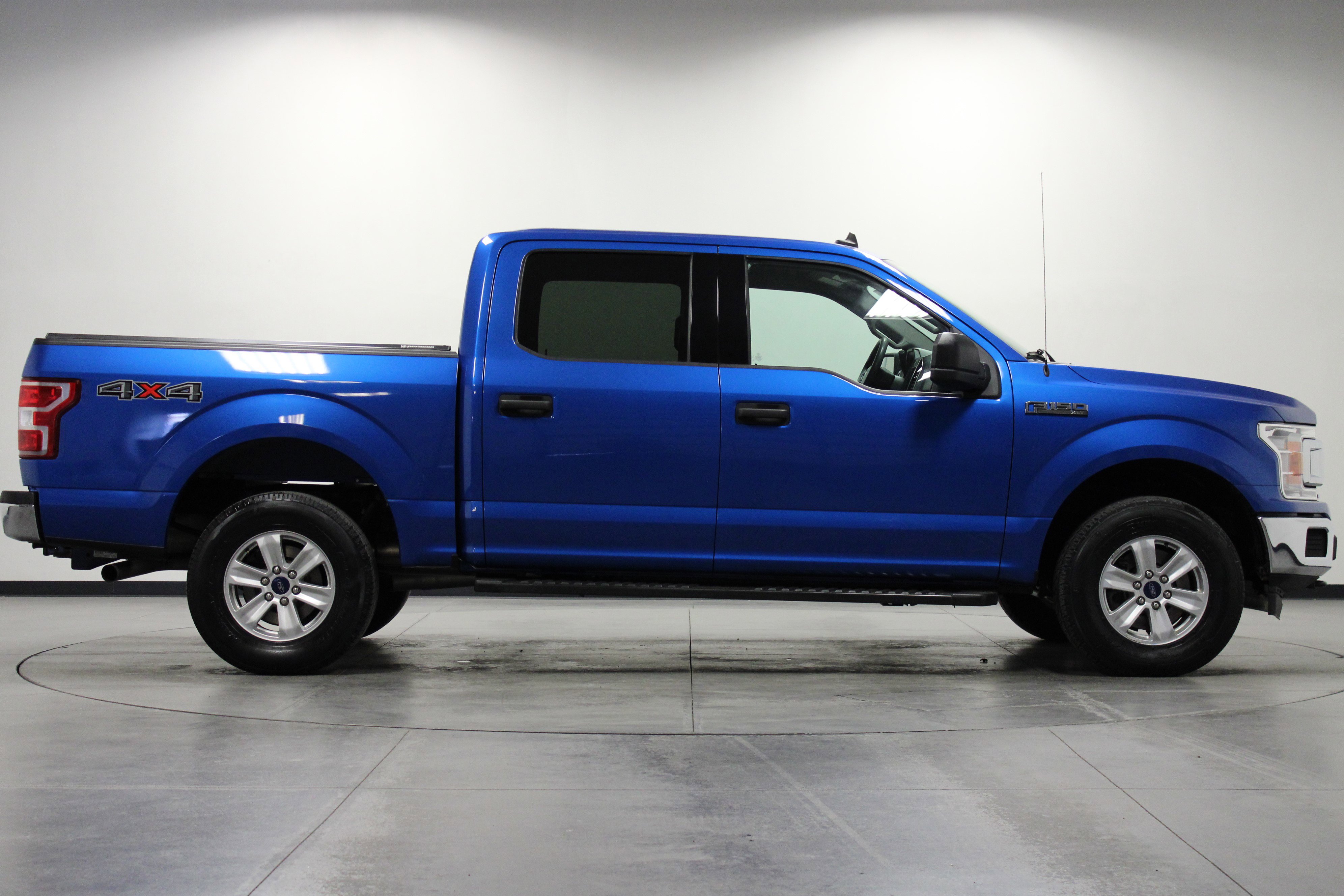2019 Ford F-150 XLT photo 2