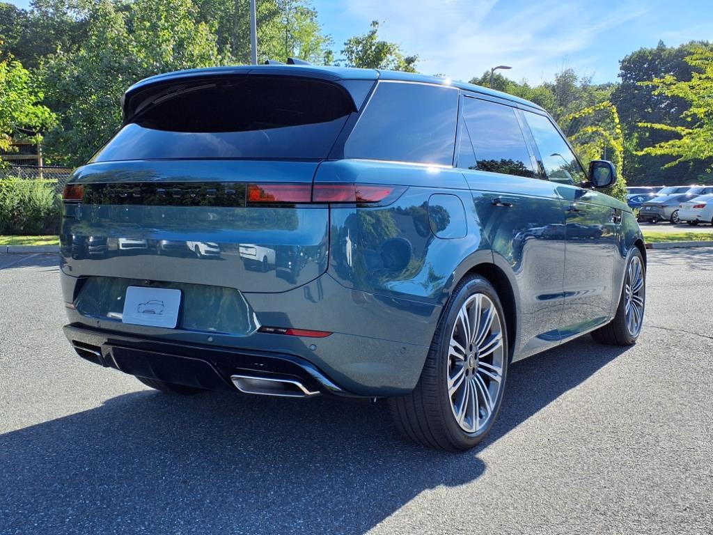 2025 Land Rover Range Rover Sport SE photo 2