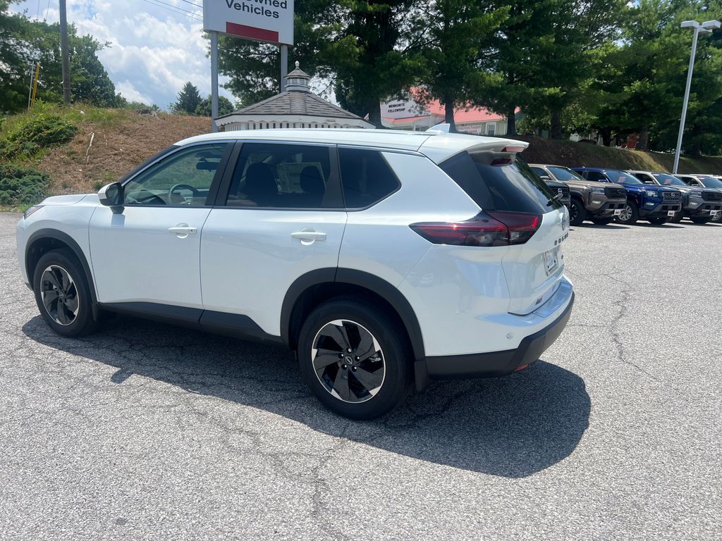 2025 Nissan Rogue SV photo 3