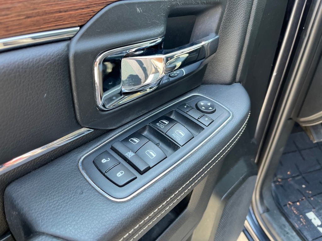 2018 Ram 1500 Laramie photo 8