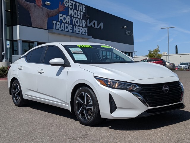 Used 2024 WHITE Nissan SV image 1