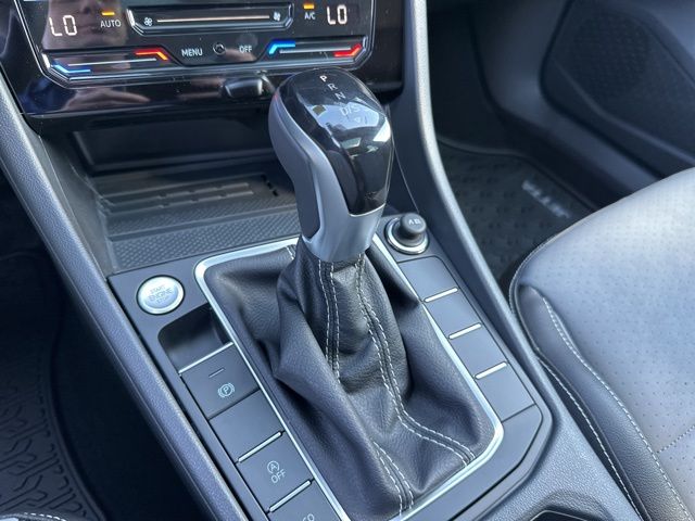 2025 Volkswagen Jetta SE photo 14