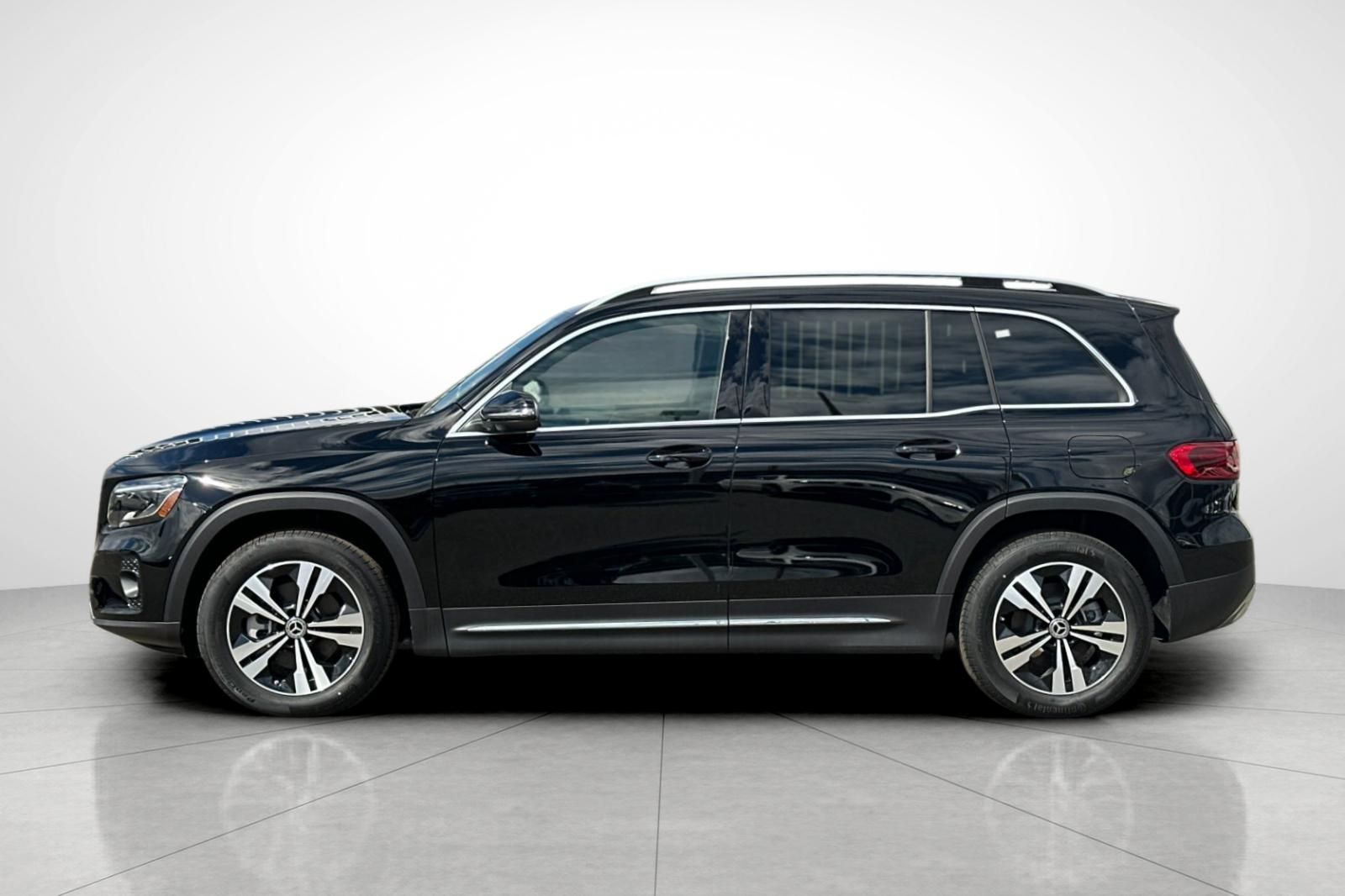 2025 Mercedes Benz GLB 250 photo 25