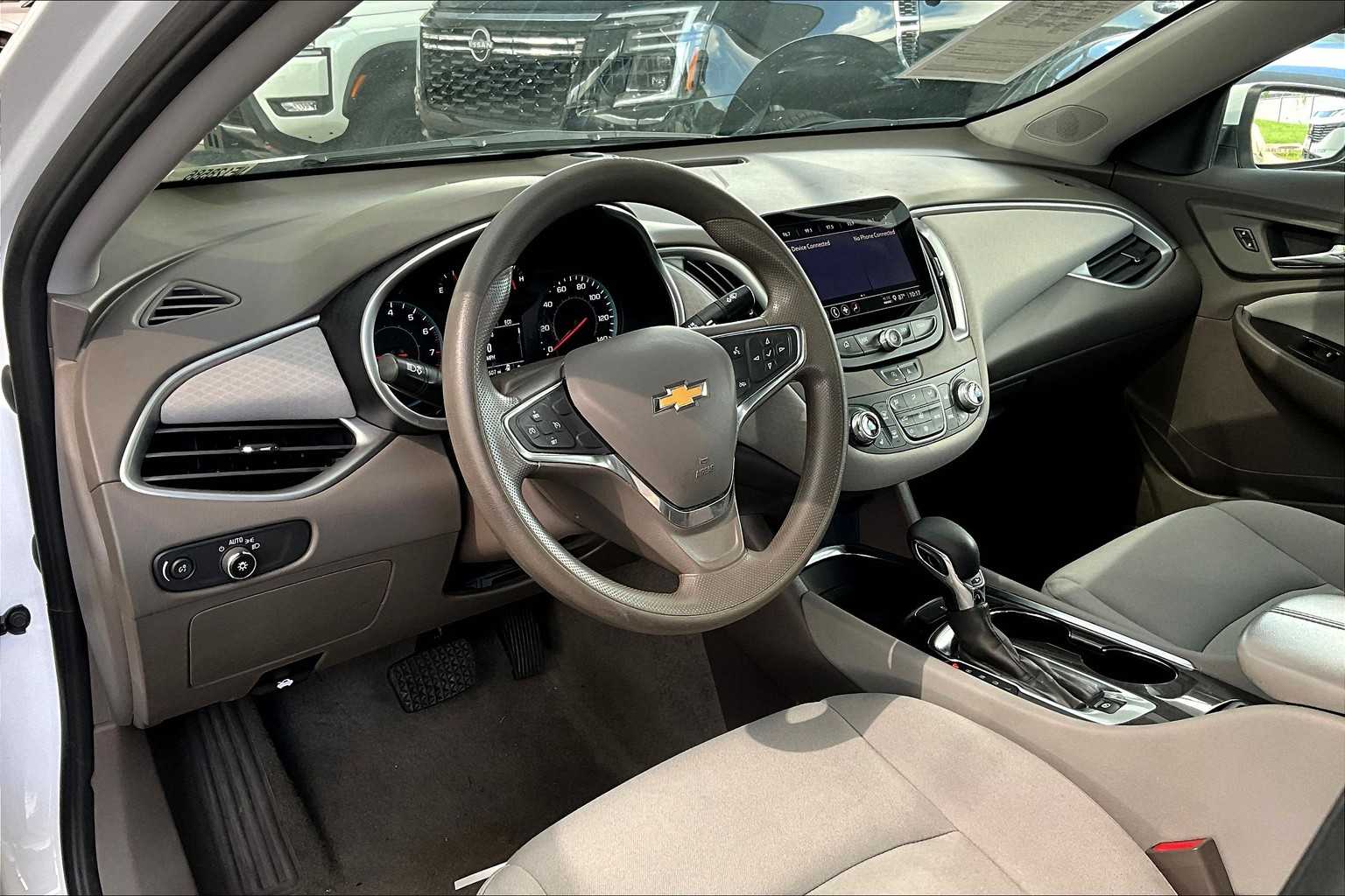 2022 Chevrolet Malibu 1LT photo 11