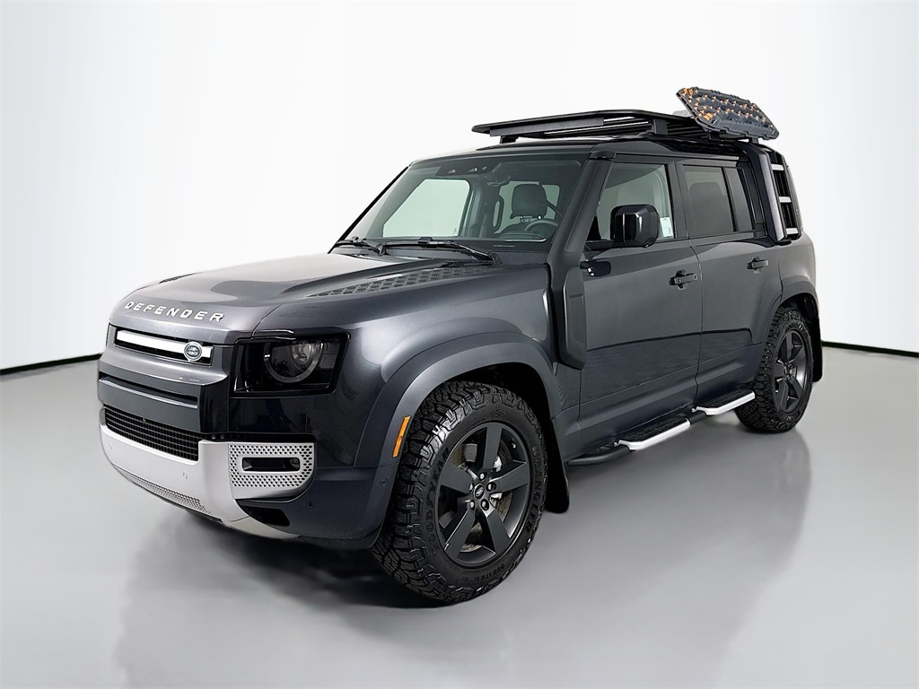 2025 Land Rover Defender S's photo