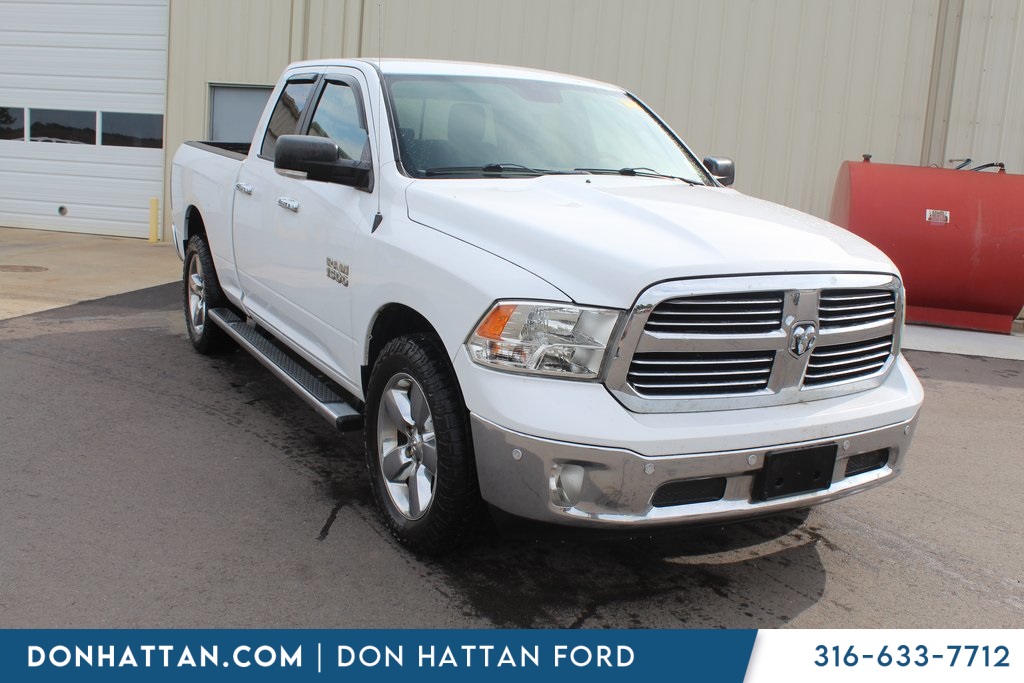 2016 Ram 1500 SLT photo 3