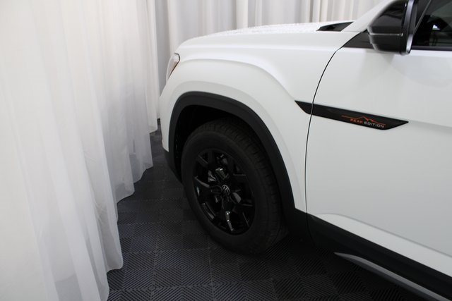 2025 Volkswagen Atlas Peak Edition SE photo 19