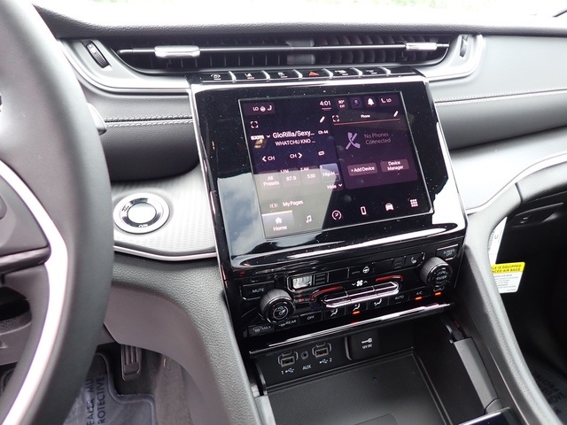 2025 Jeep Grand Cherokee Altitude X photo 17