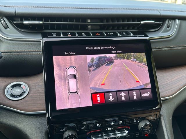2025 Jeep Grand Cherokee Summit photo 29