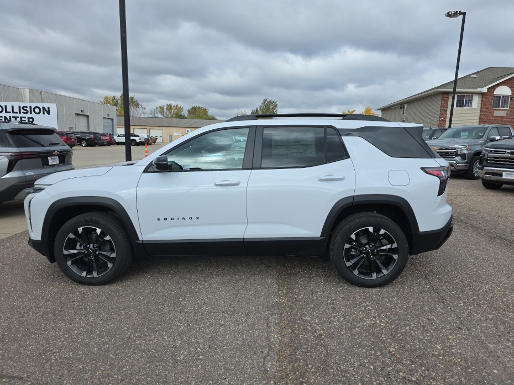 2026 Chevrolet Equinox RS photo 2