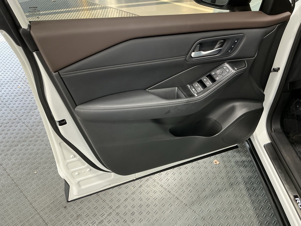 2023 Nissan Rogue SL photo 31