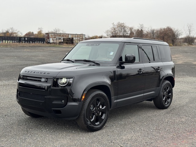 2026 Land Rover Defender S's photo