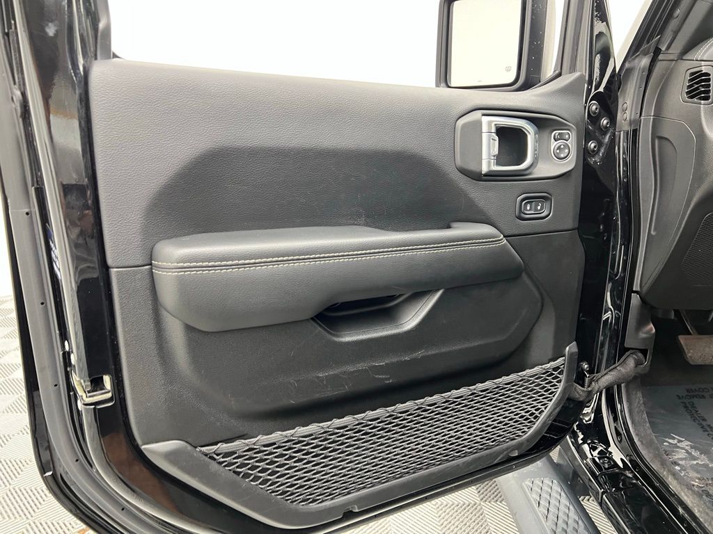 2023 Jeep Gladiator Overland photo 21