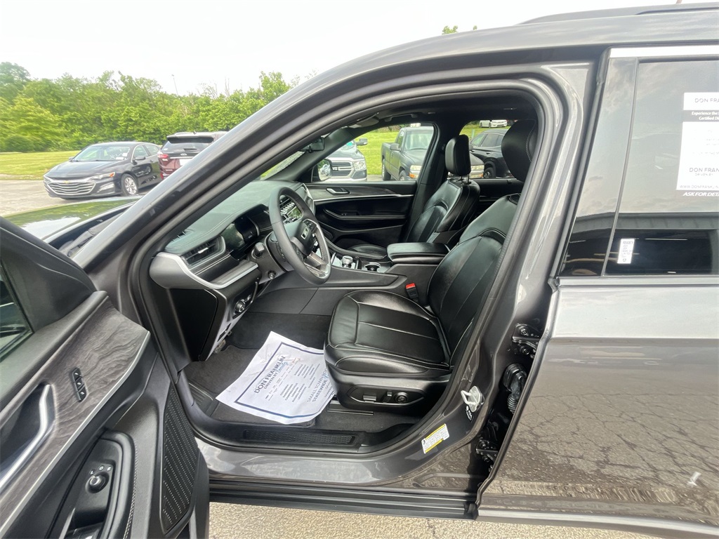 2024 Jeep Grand Cherokee Limited photo 9