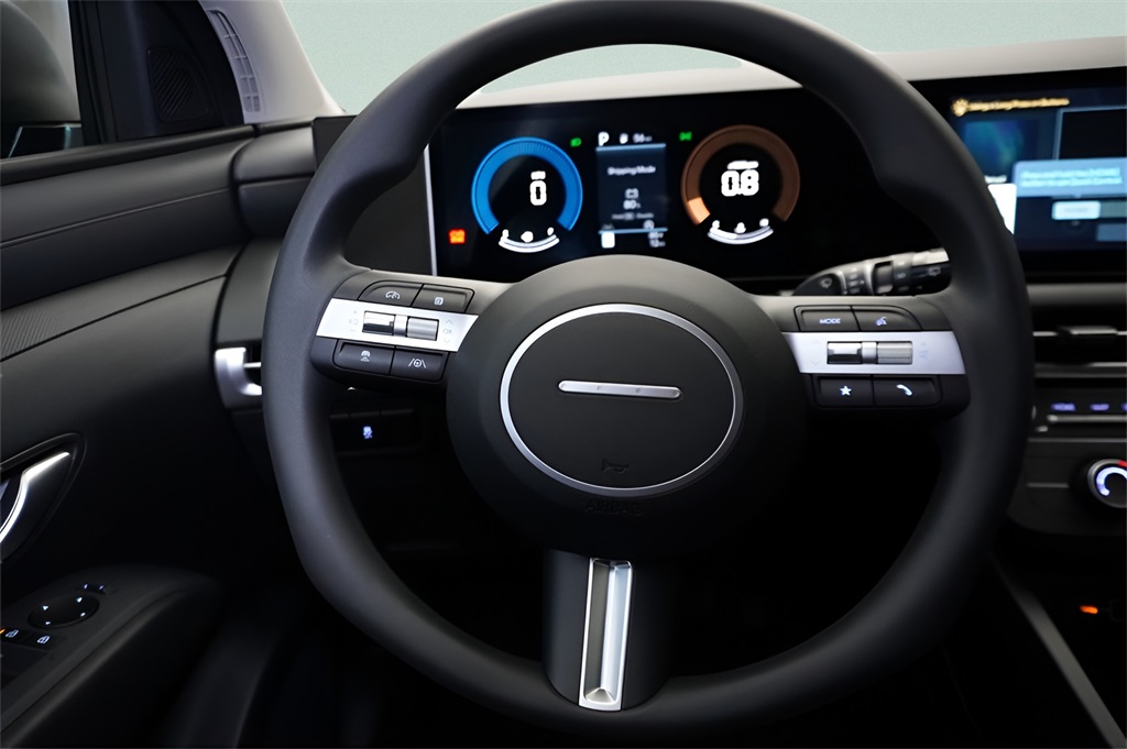 2025 Hyundai Tucson SE photo 12