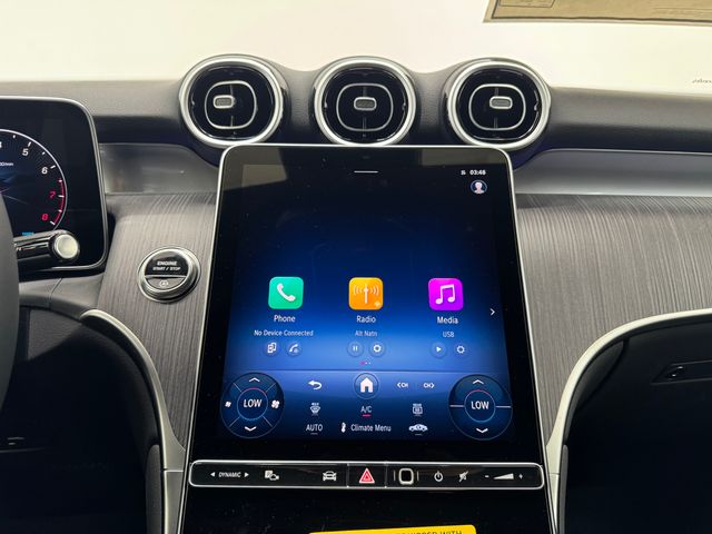2025 Mercedes Benz GLC 300 photo 4