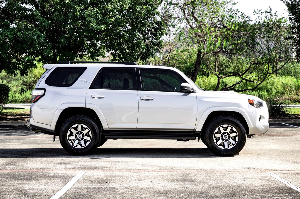 2024 Toyota 4Runner TRD Off-Road photo 4