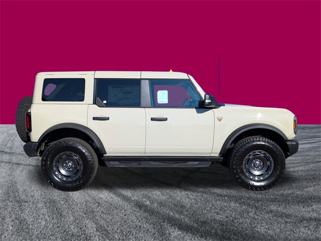 2025 Ford Bronco Badlands photo 2