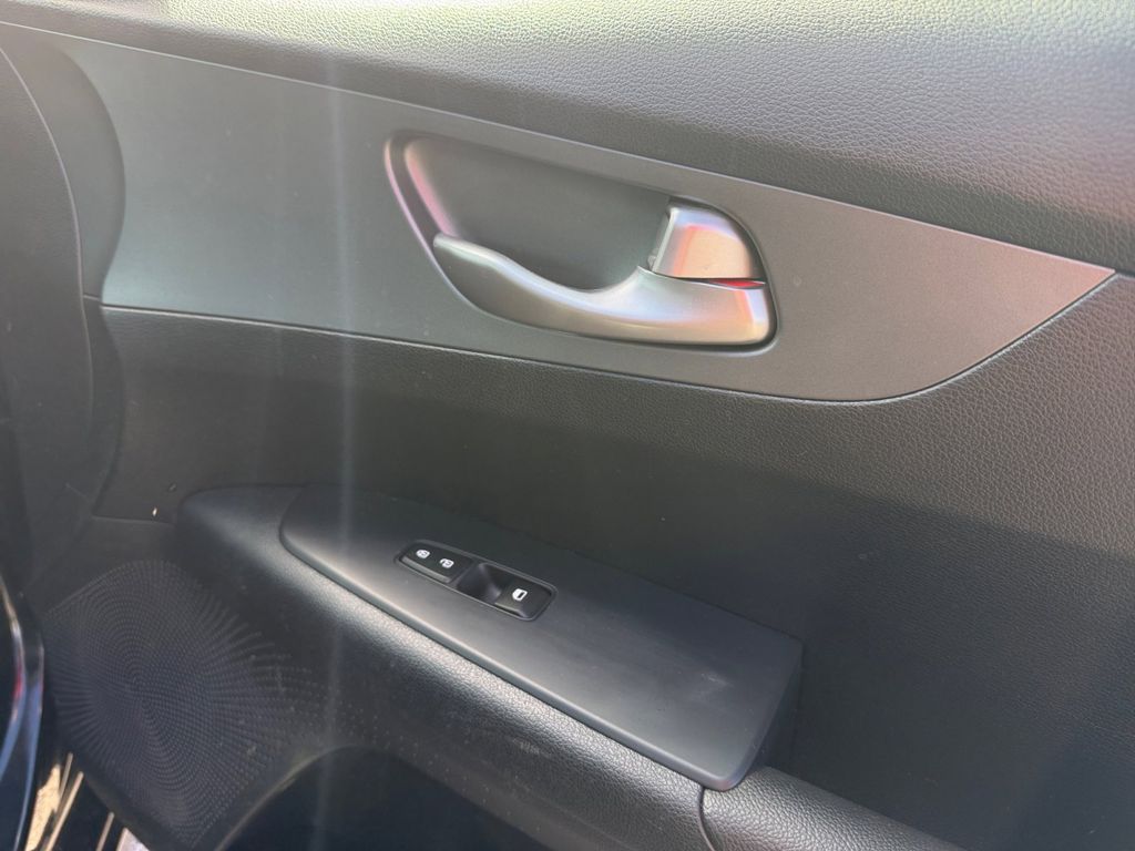 2020 Kia Forte FE photo 13