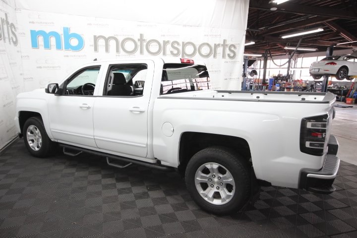 2017 Chevrolet Silverado 1500 LT photo 3