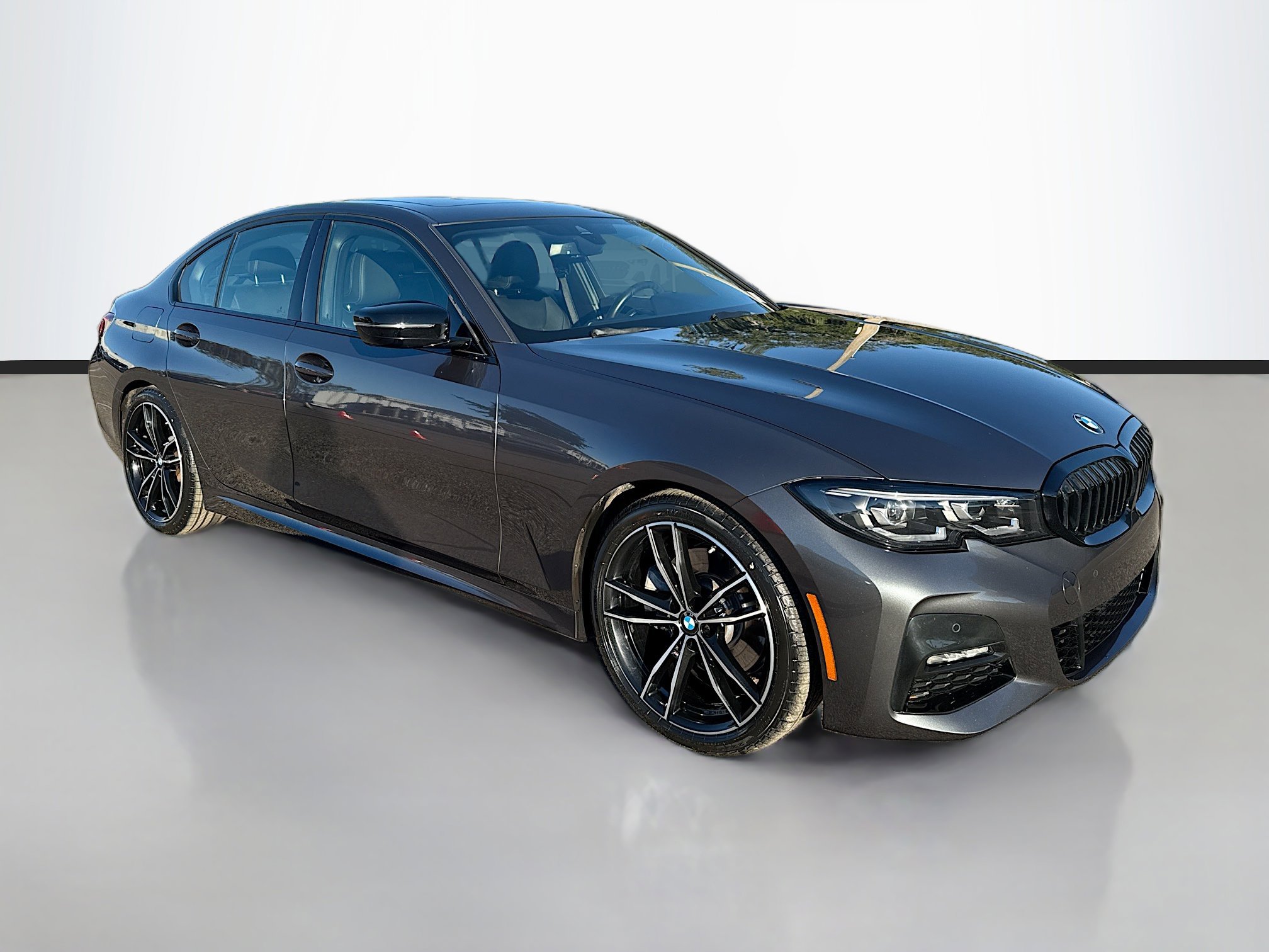 2022 BMW 3 Series 330i's photo
