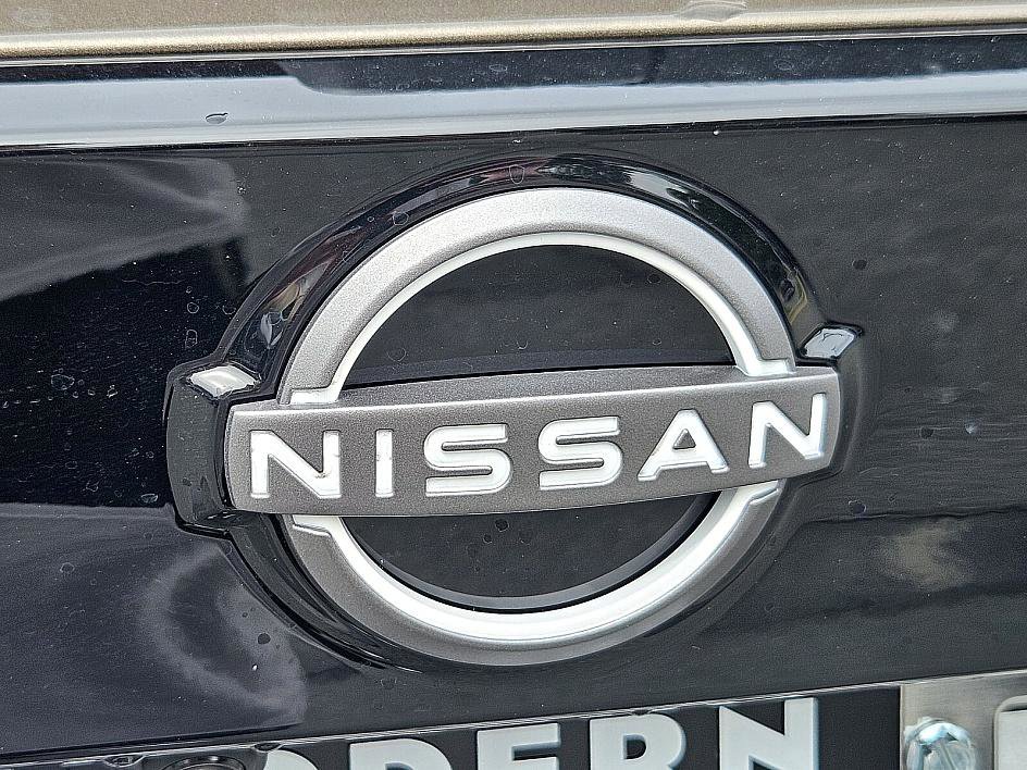 2025 Nissan Kicks SV photo 9
